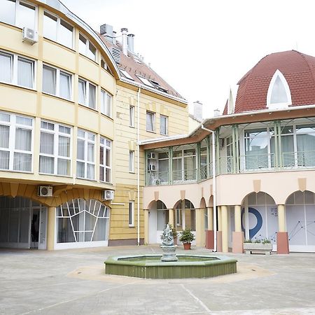 Prémium Home Pécs Esterno foto