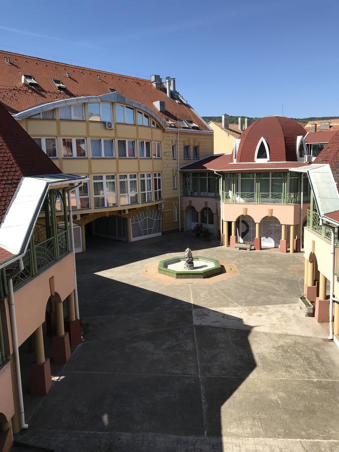 Prémium Home Pécs Esterno foto